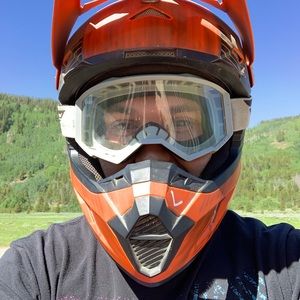 Meet your Posher, Leo